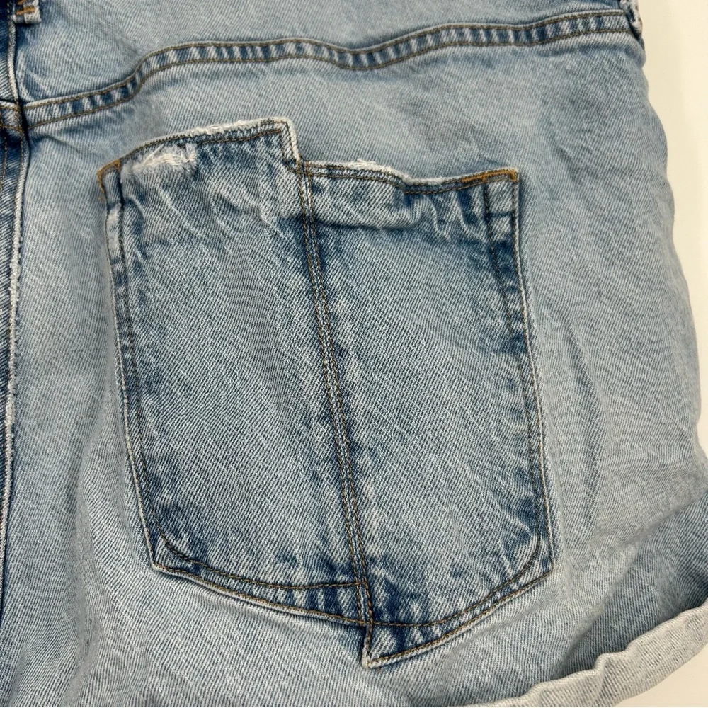 Good American Cuffed Jean Denim Shorts Size 18‎